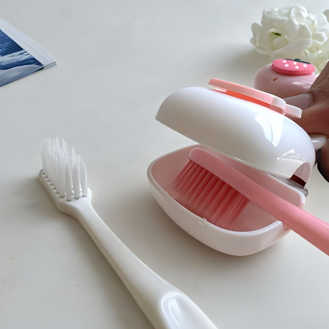 2pcs Cute Toothbrush Holder Travel Containers, Strawberry Toothbrush Holder Design Style, Colors Pink White Design Elements Suitable for Home Bathroom Dorm Hotel Studio Convenient to Carry When Traveling