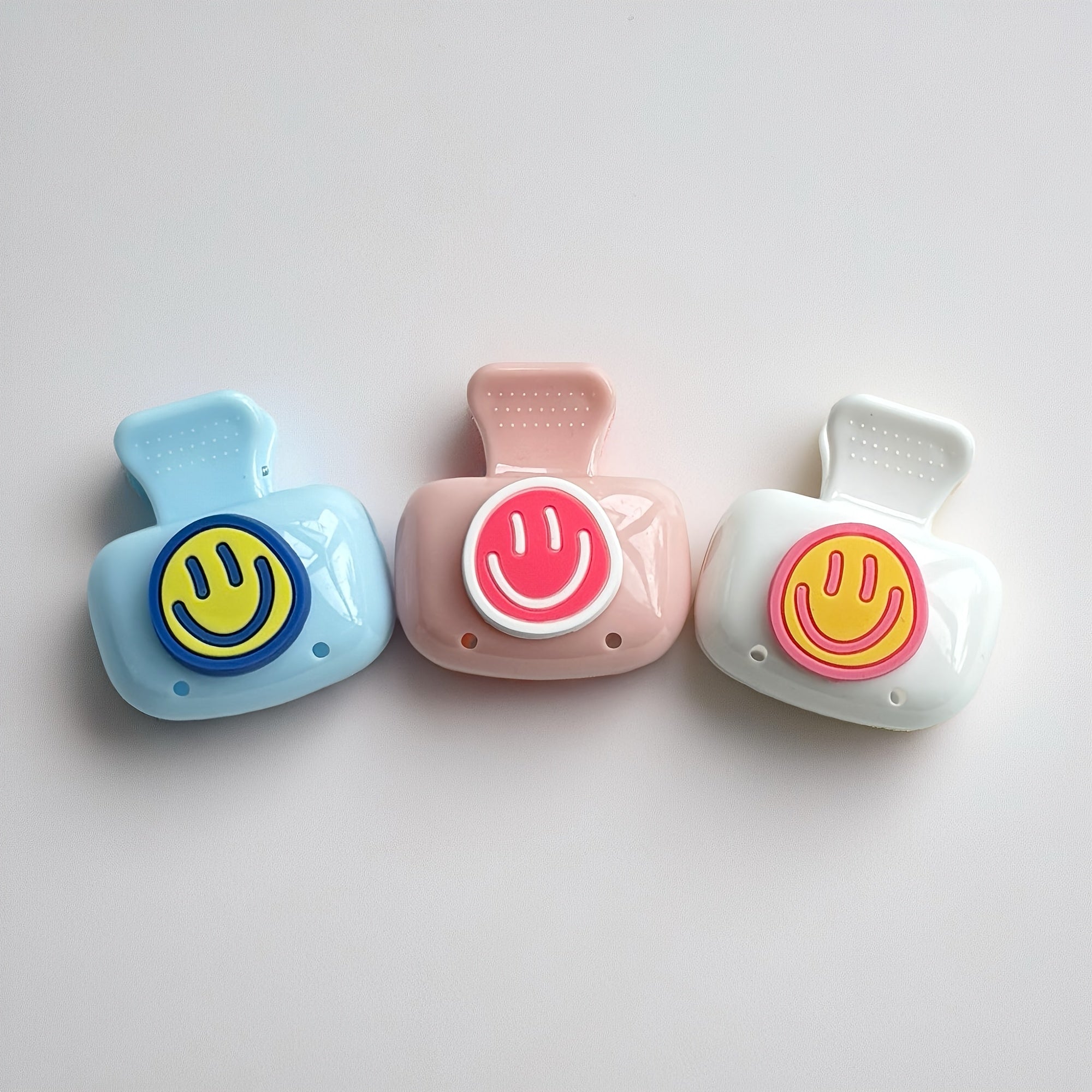 3pcs Dopamine Color Scheme Joyful Face Toothbrush Holder - Essential Toothbrush Travel Container for Home and Travel - Dustproof Portable Toothbrush Protector - Three Nordic Color Combinations