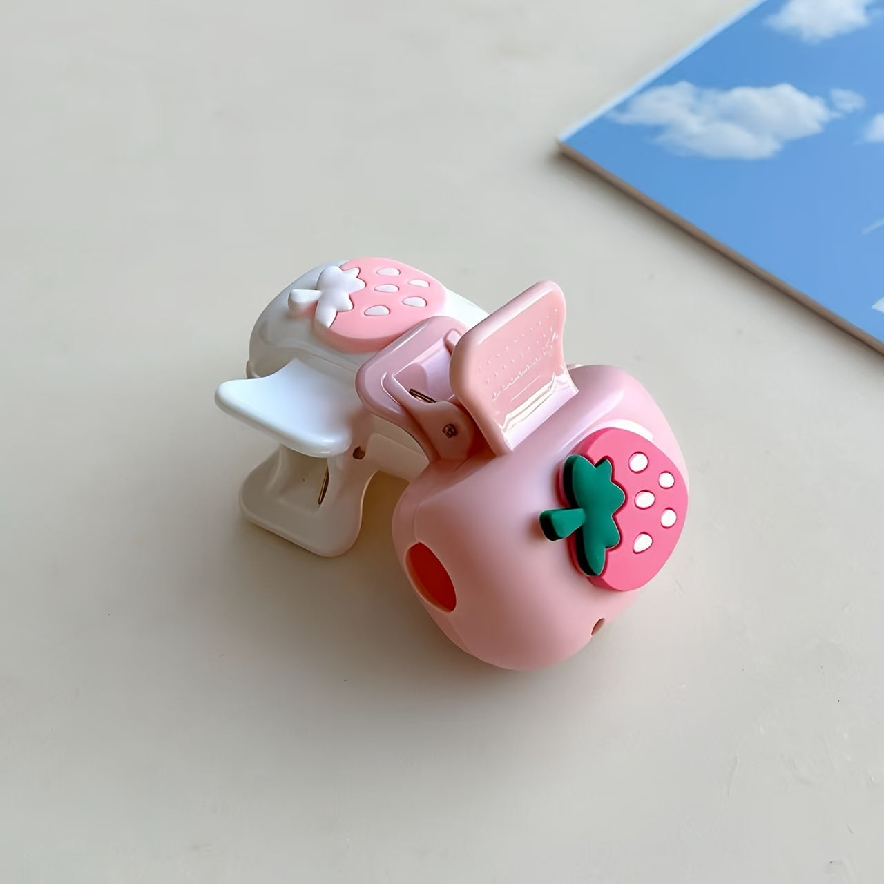 2pcs Cute Toothbrush Holder Travel Containers, Strawberry Toothbrush Holder Design Style, Colors Pink White Design Elements Suitable for Home Bathroom Dorm Hotel Studio Convenient to Carry When Traveling